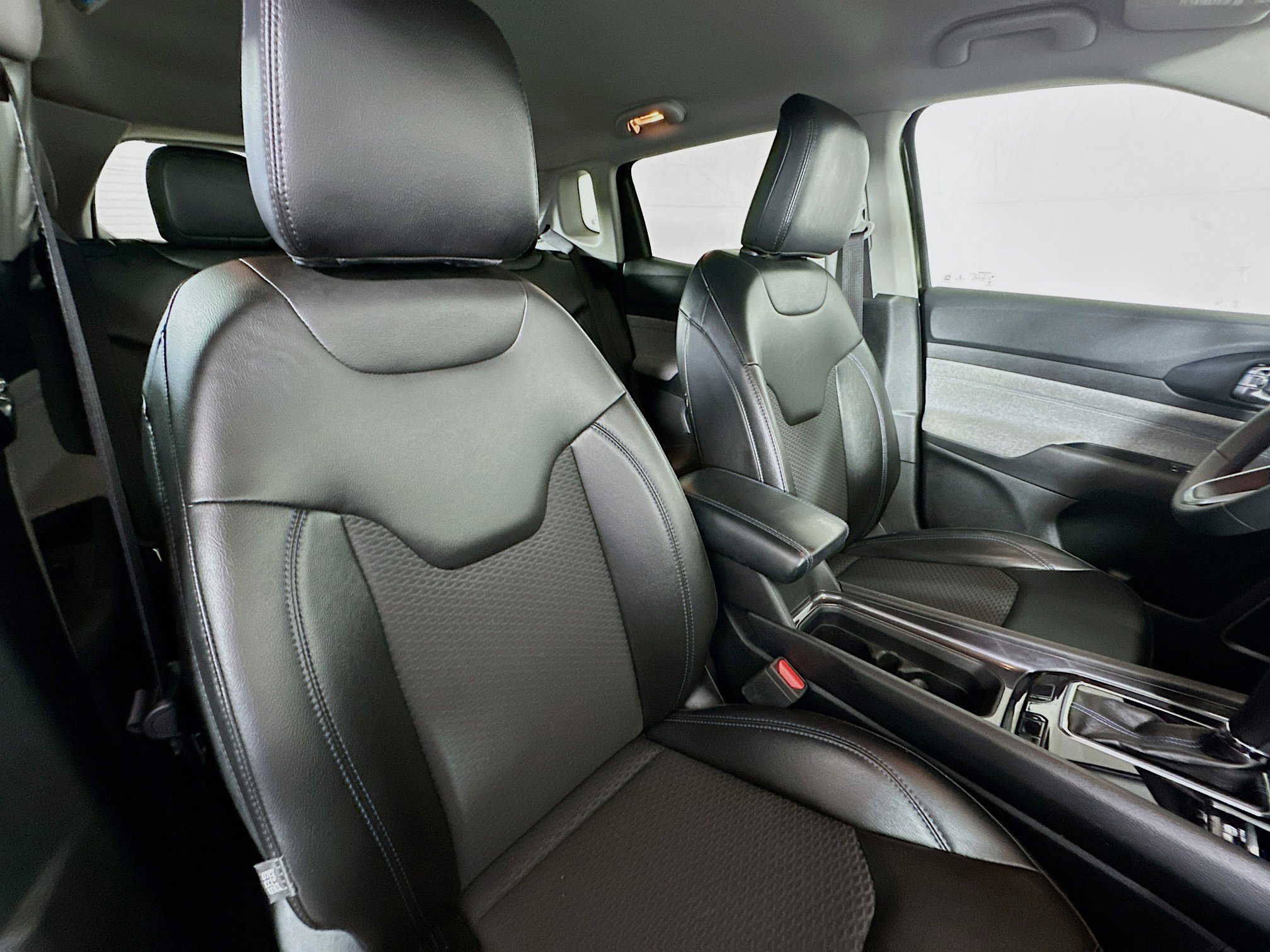 2022 Jeep Compass Latitude photo 24