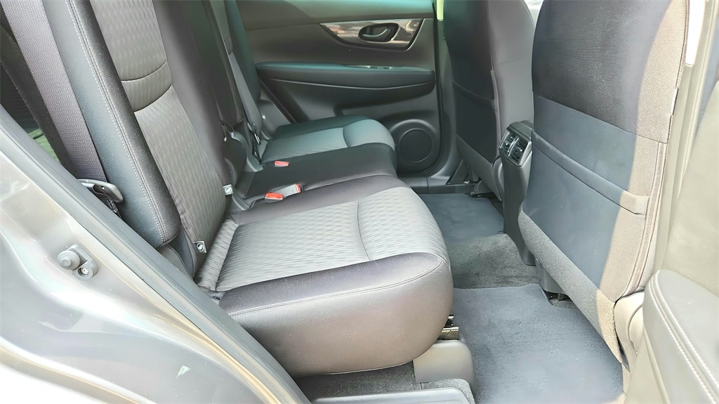 2020 Nissan Rogue S photo 29