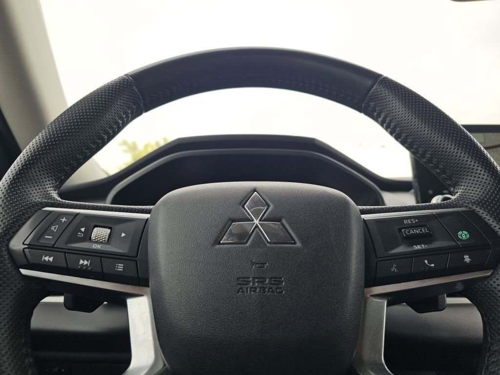 2024 Mitsubishi Outlander SE photo 24