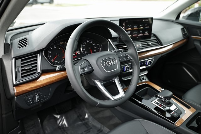 2023 Audi Q5 40 Premium photo 16