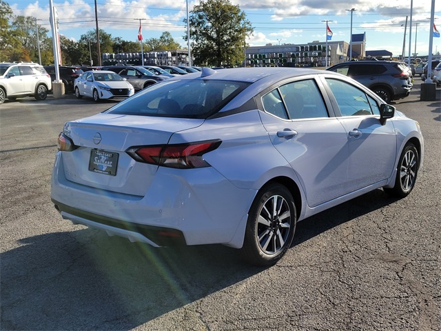 2025 Nissan Versa SV photo 4