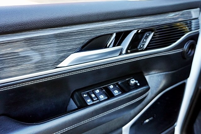 Used 2022 White Jeep Series II image 23