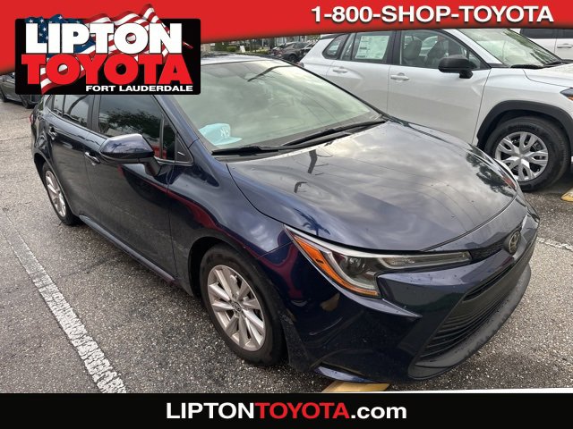 2024 Toyota Corolla LE's photo