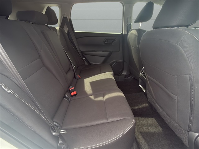 2024 Nissan Rogue S photo 11