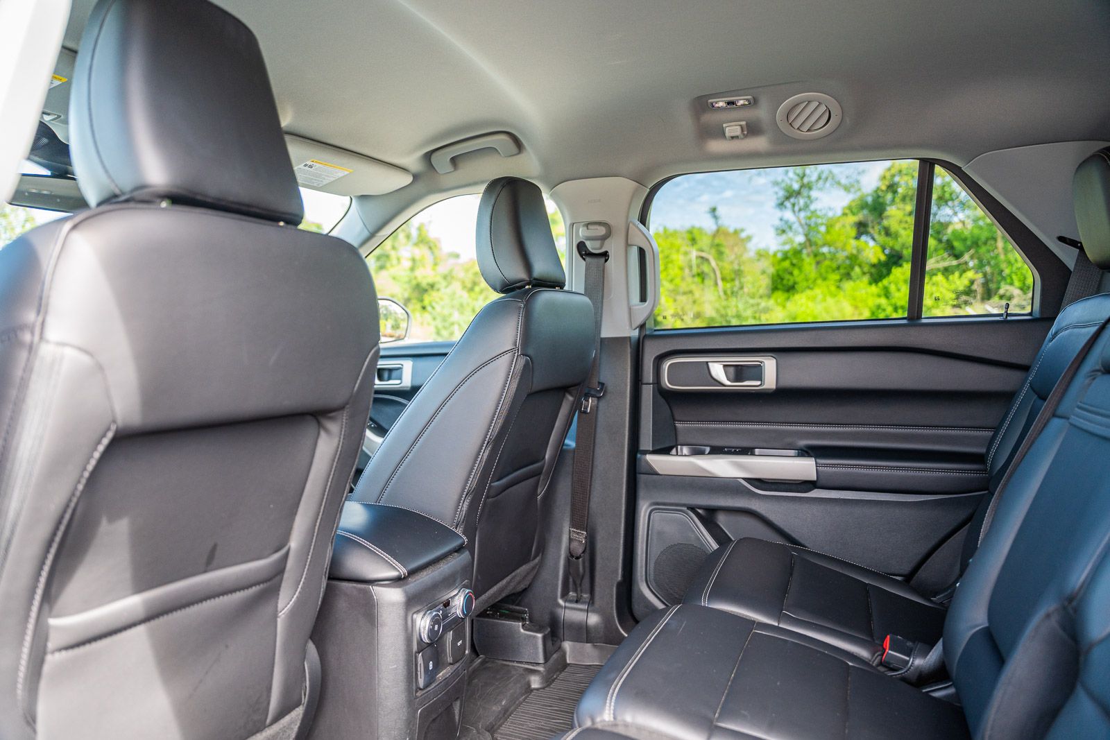 2022 Ford Explorer XLT photo 14
