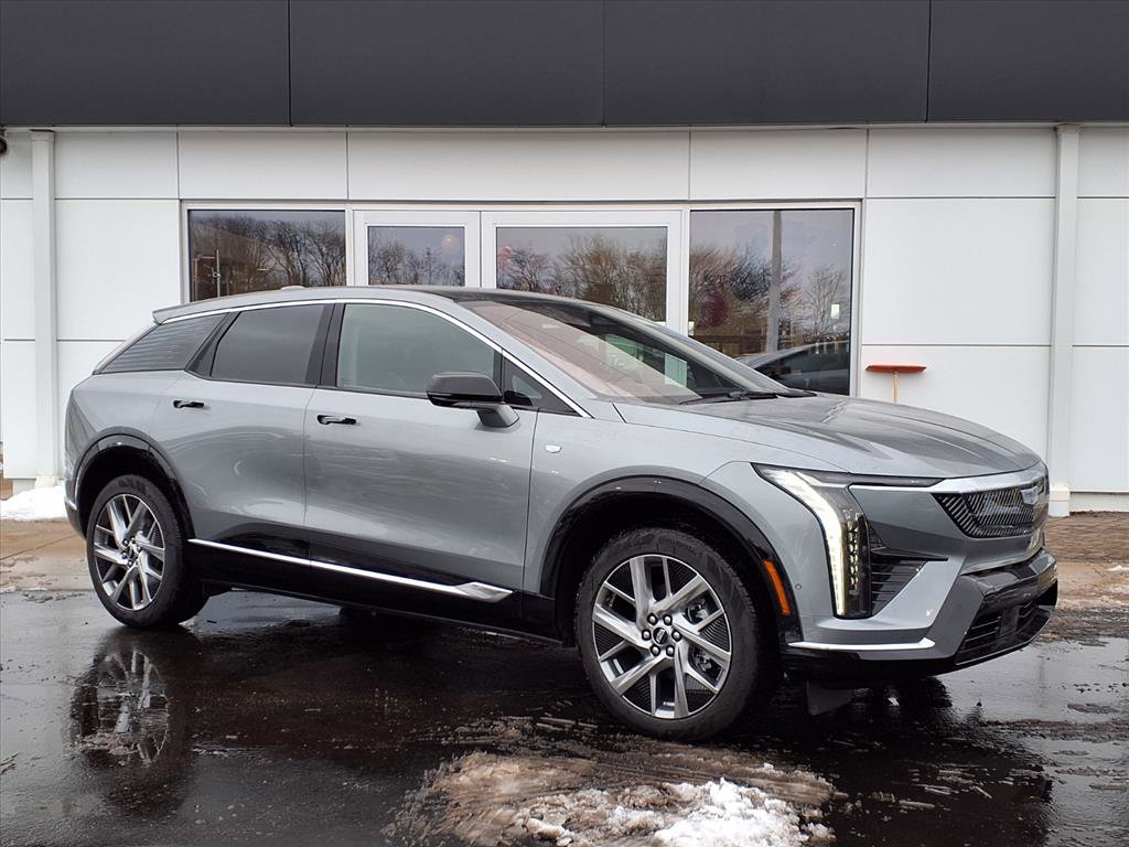 2026 Cadillac OPTIQ Luxury's photo