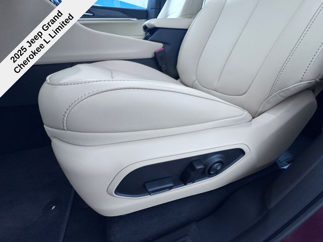 2025 Jeep Grand Cherokee Limited photo 30
