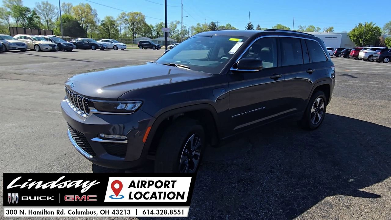 2023 Jeep Cherokee Base photo 3