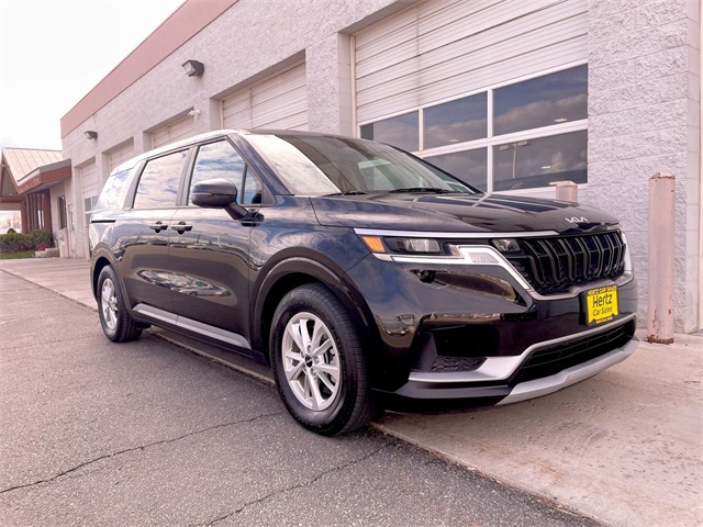 2024 Kia Carnival LX photo 2