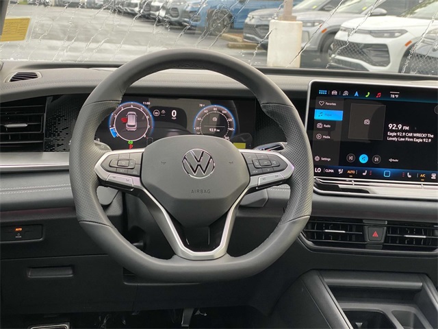 2025 Volkswagen Tiguan SE R-Line Black photo 12