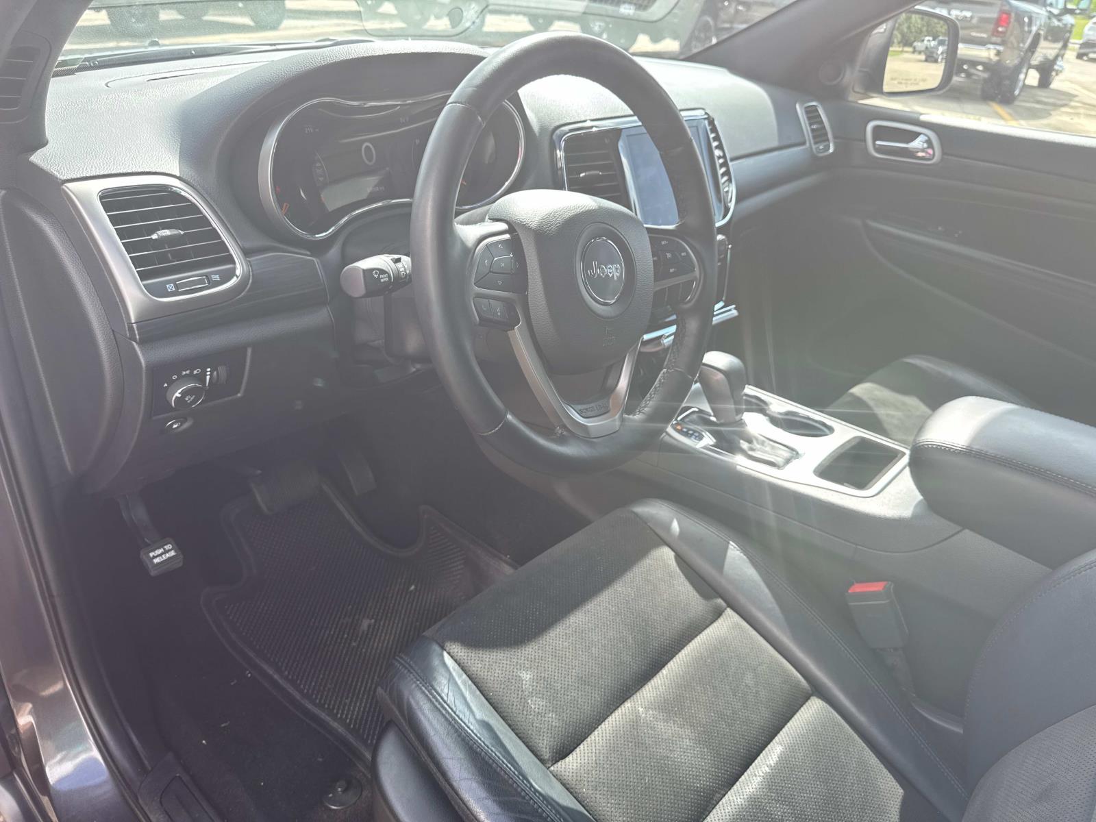 2021 Jeep Grand Cherokee Laredo X photo 16