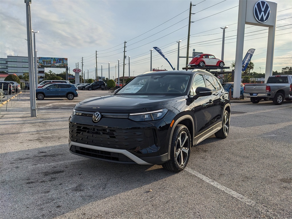 2025 Volkswagen Tiguan SE photo 2