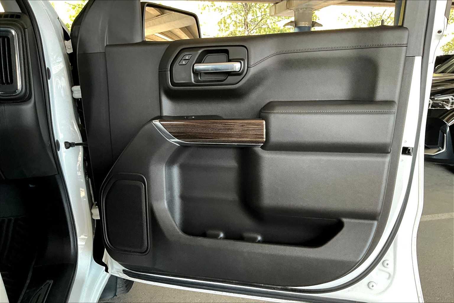 2020 Chevrolet Silverado 1500 LT photo 21