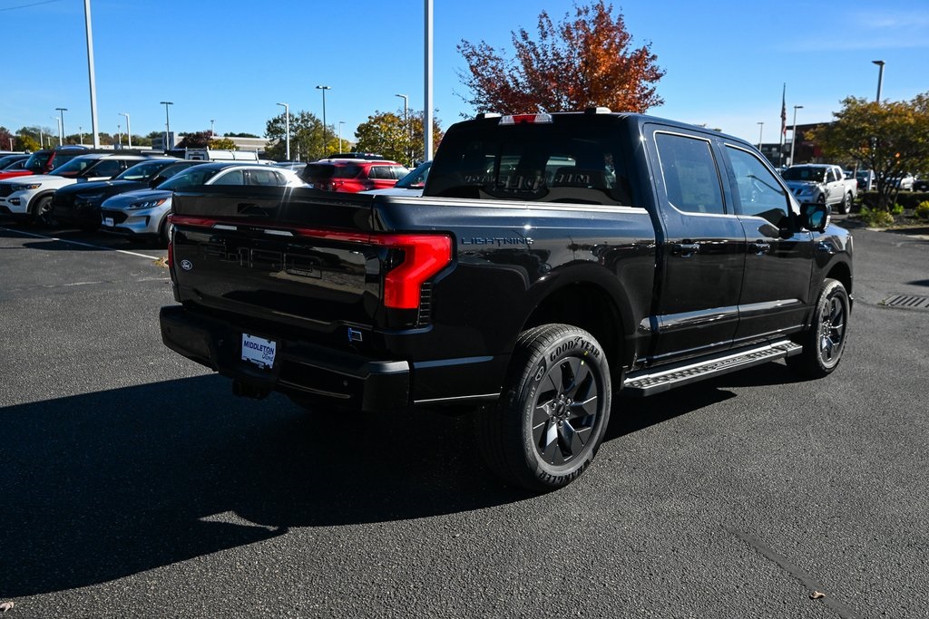 2025 Ford F-150 Lightning Lariat photo 3