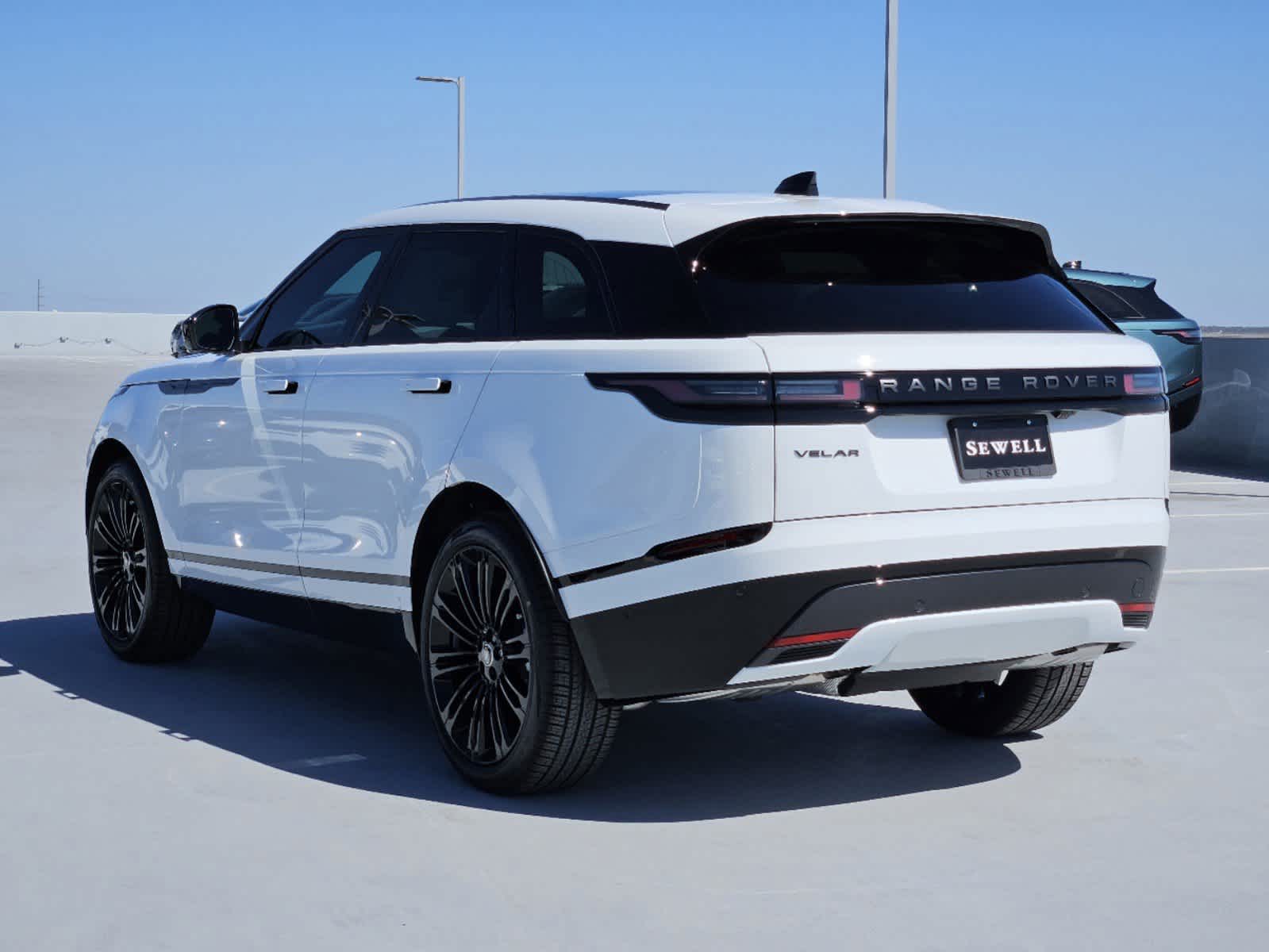 2026 Land Rover Range Rover Velar SE photo 4
