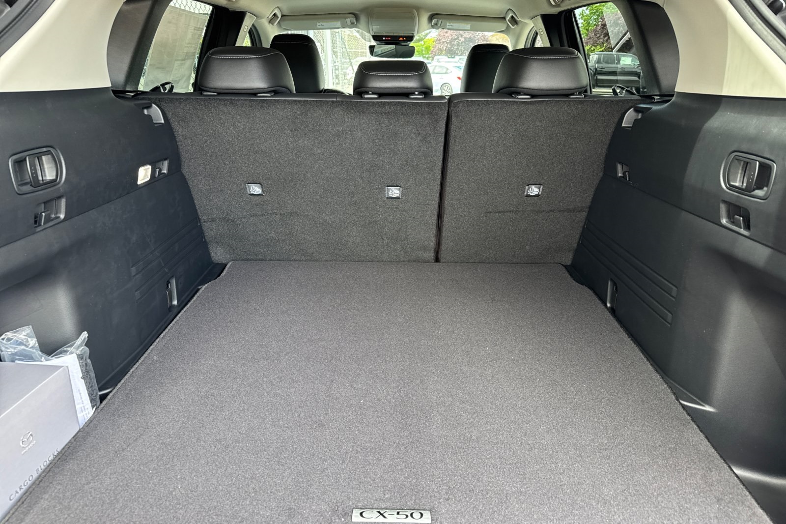 2025 Mazda CX-50 2.5 S Preferred photo 15