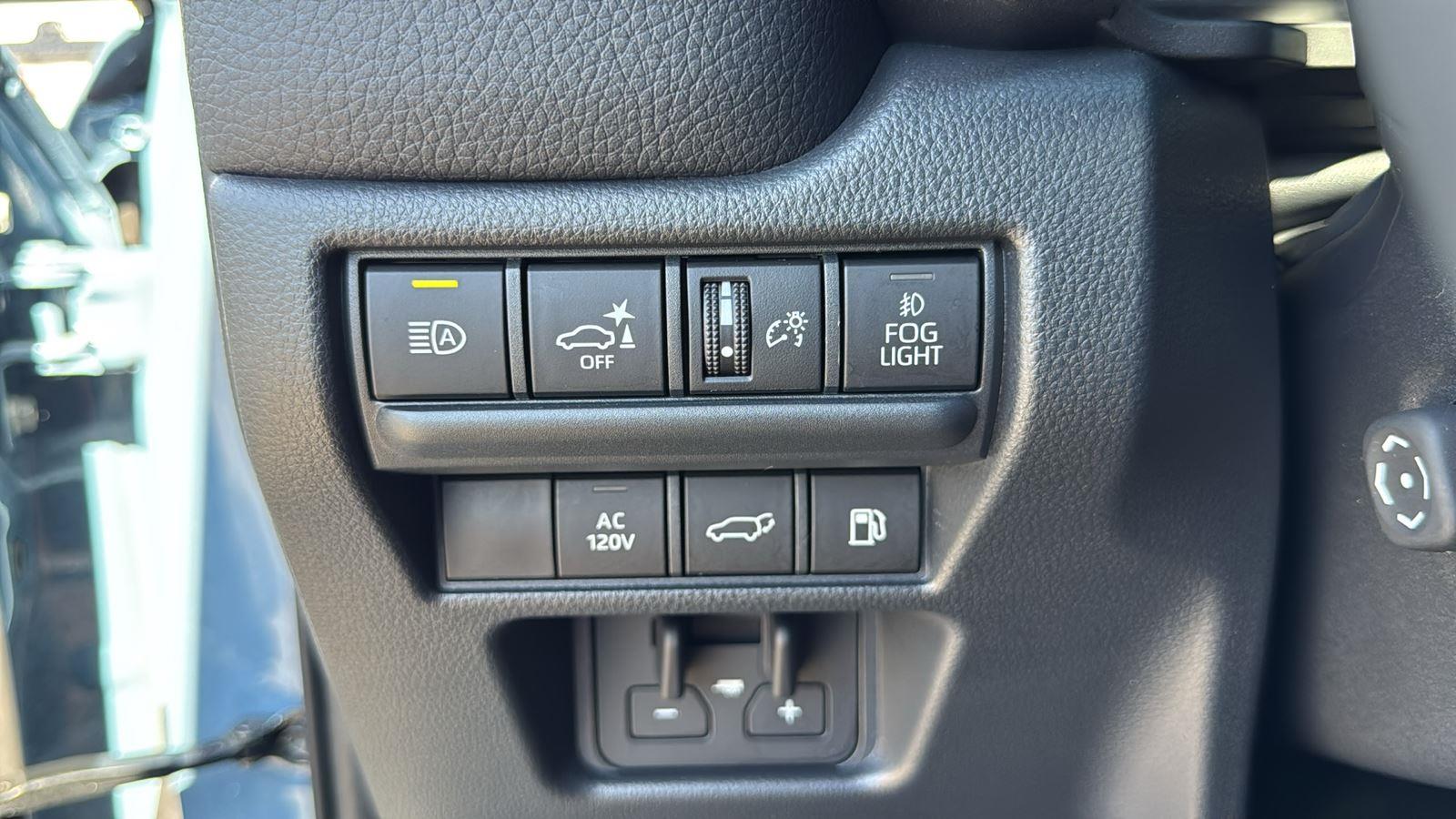 2025 Toyota Land Cruiser Base photo 12