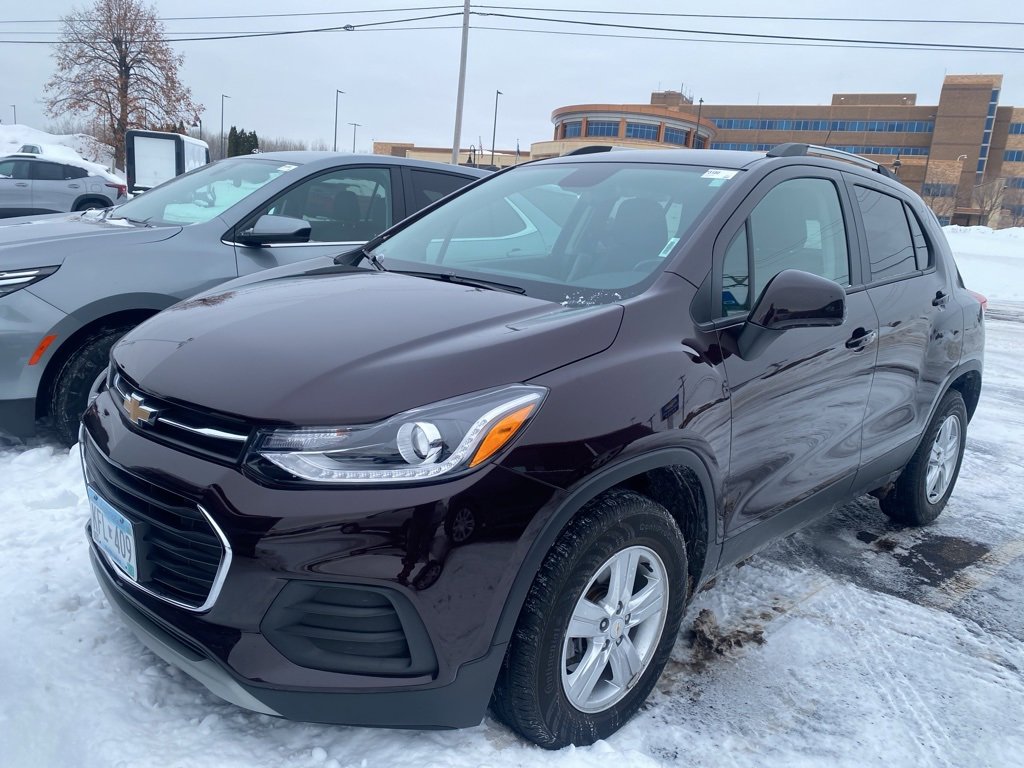 Used 2022 Chevrolet Trax LT with VIN KL7CJPSMXNB565089 for sale in Inver Grove Heights, Minnesota