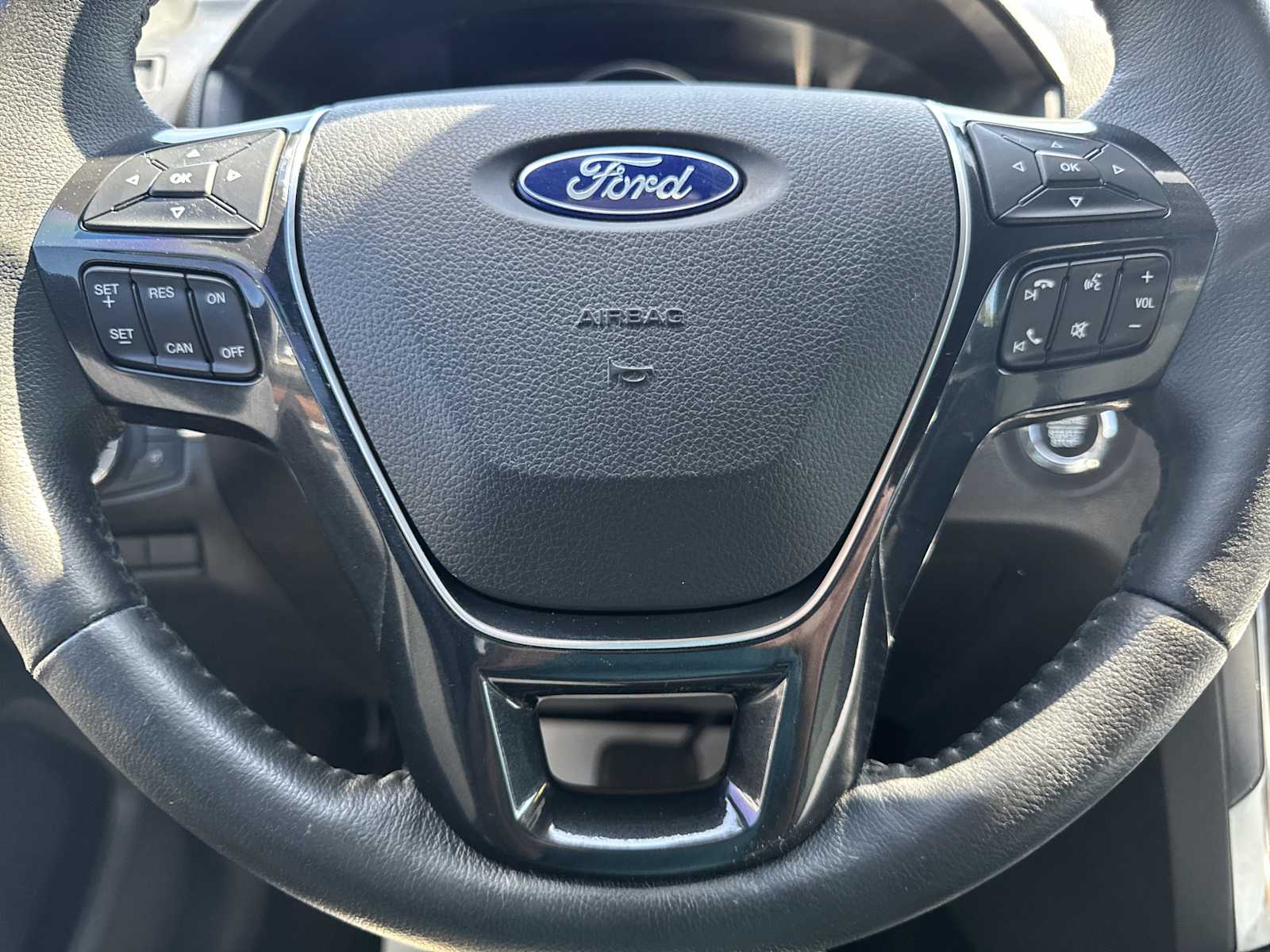 2017 Ford Explorer Limited photo 21