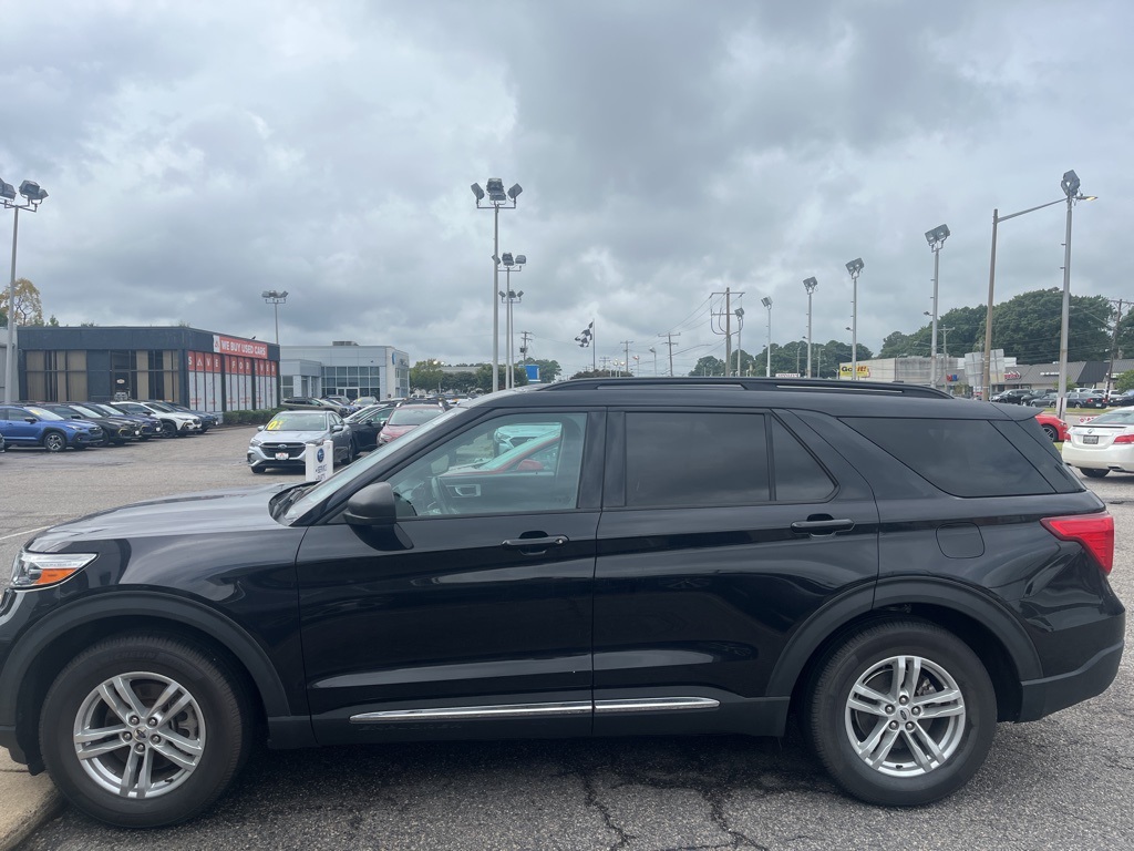 2022 Ford Explorer XLT photo 2