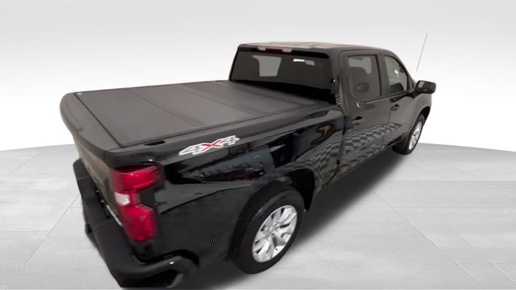 2024 Chevrolet Silverado 1500 Custom photo 9