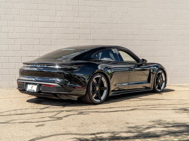 2024 Porsche Taycan Turbo S photo 7