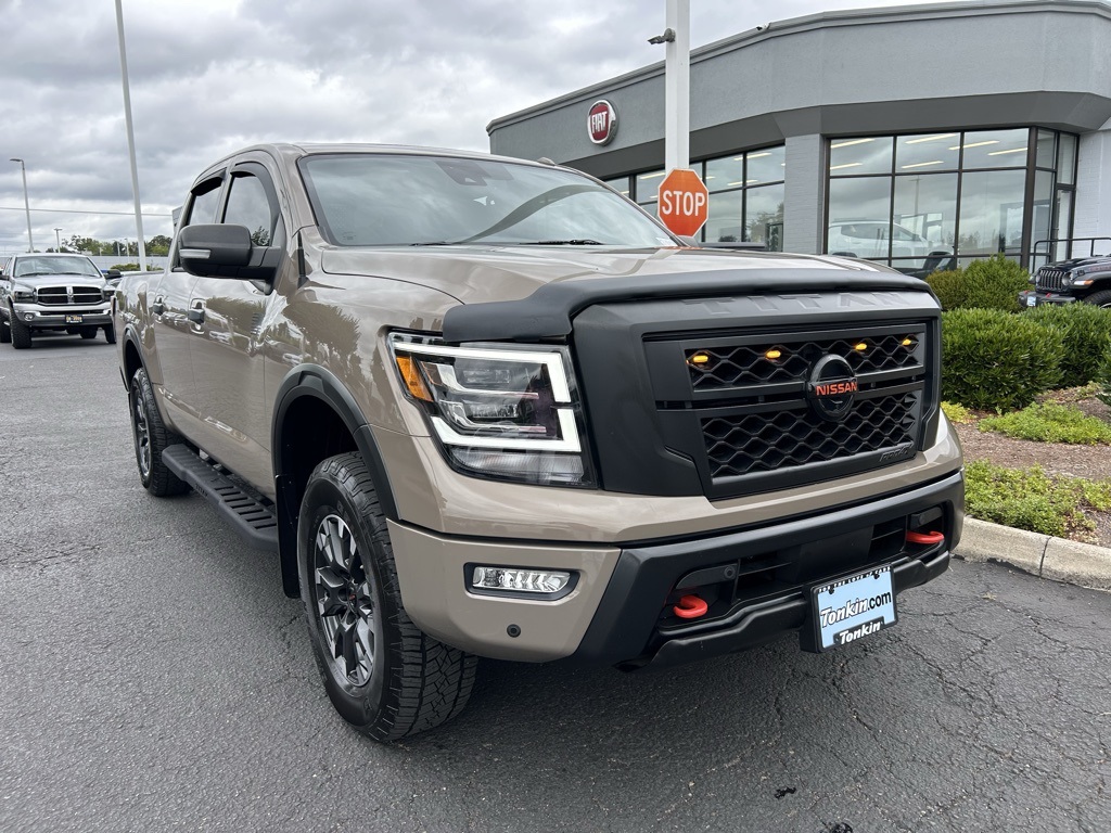 2021 Nissan Titan PRO-4X photo 2