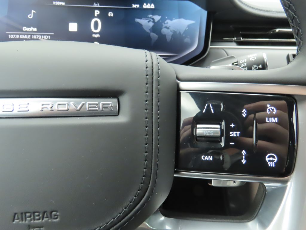 2025 Land Rover Range Rover SE photo 12