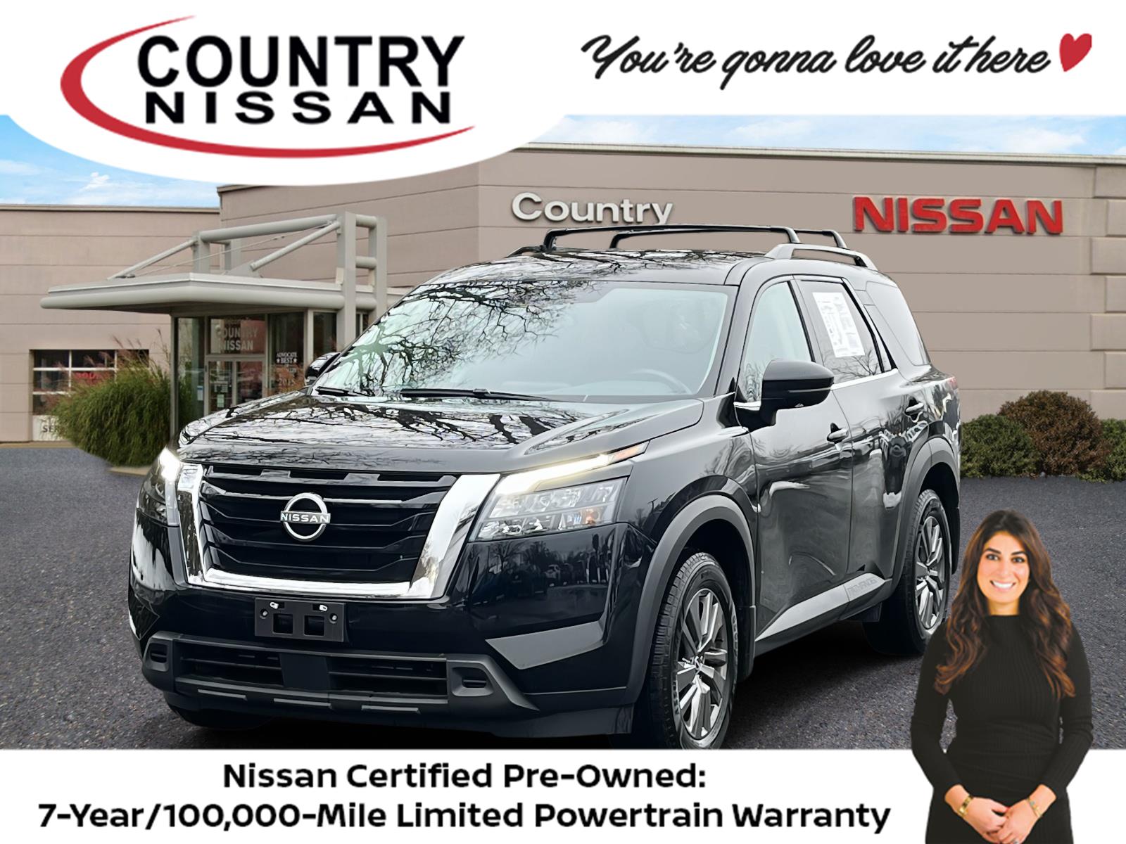 2023 Nissan Pathfinder SV's photo