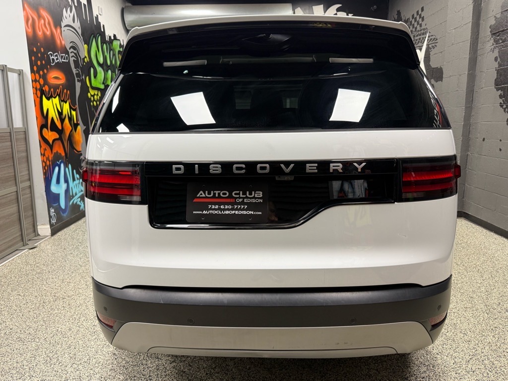 2024 Land Rover Discovery P300 S photo 4