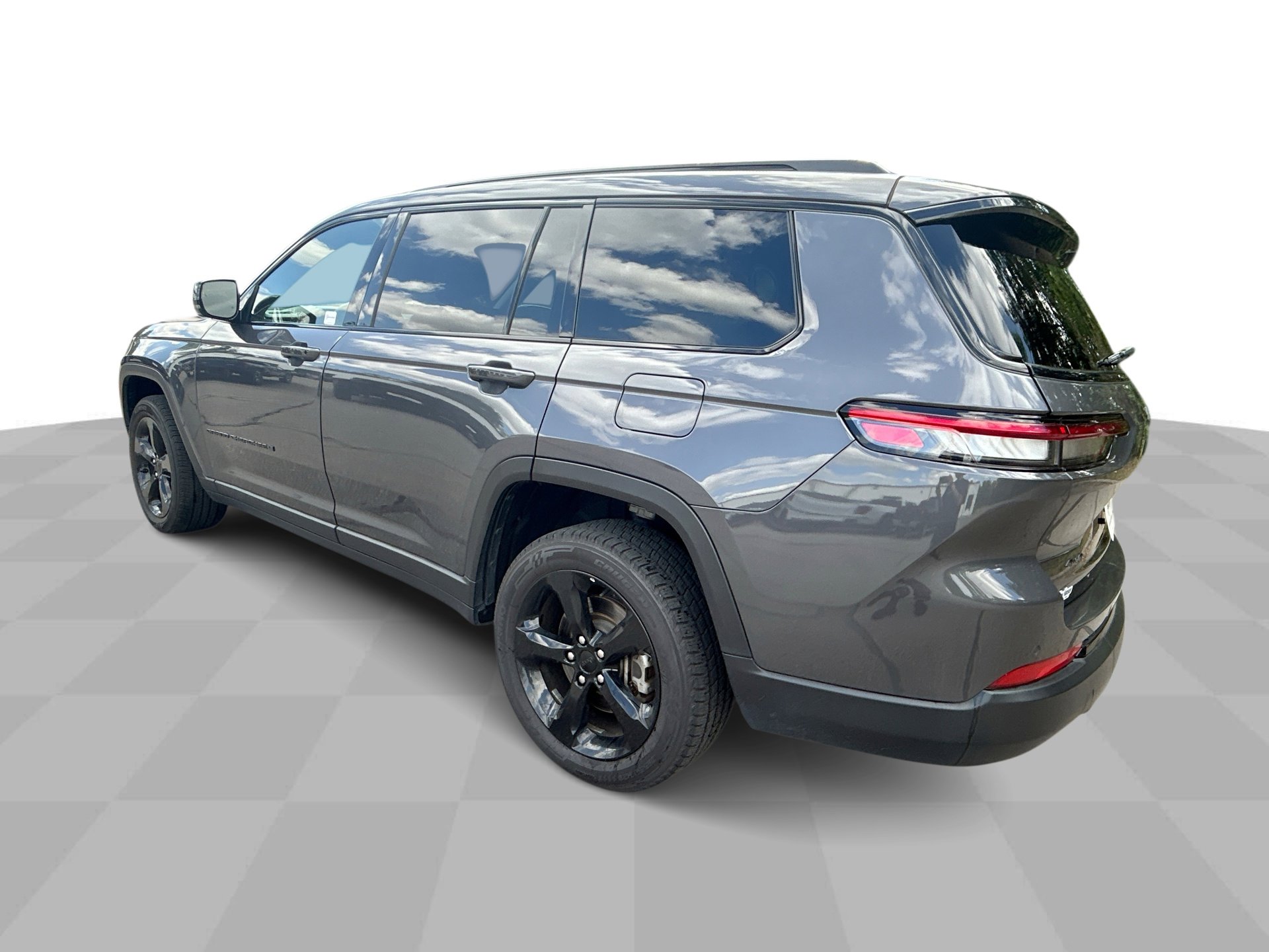 2023 Jeep Grand Cherokee Laredo Altitude photo 3