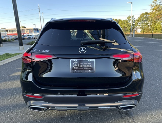 2026 Mercedes Benz GLC 300 4MATIC photo 4