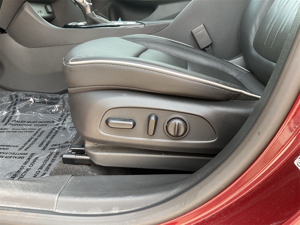 2024 Buick Encore GX Avenir photo 12