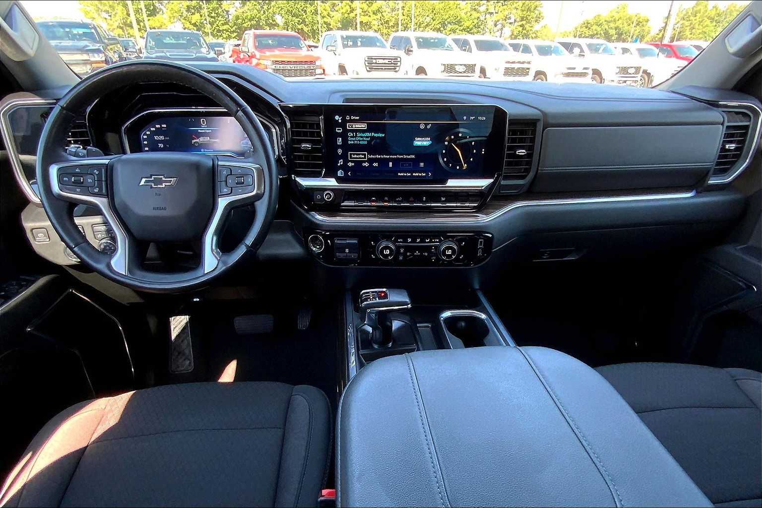 2023 Chevrolet Silverado 1500 RST photo 13