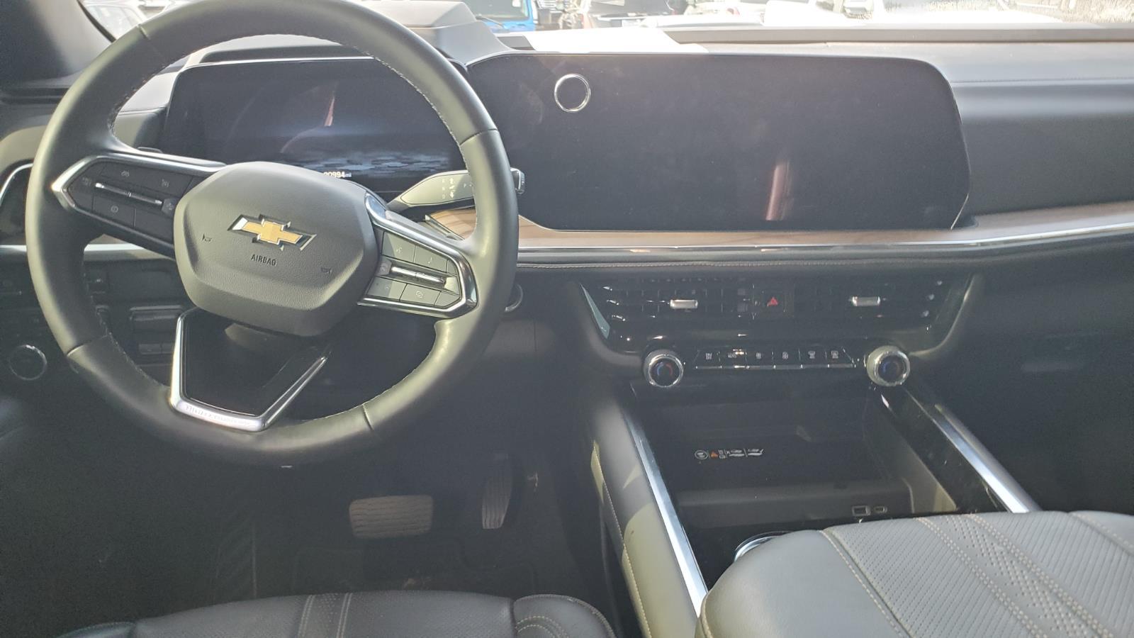 2025 Chevrolet Suburban High Country photo 8
