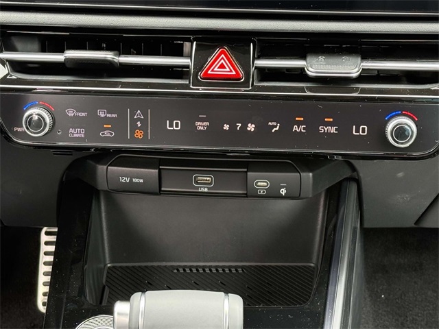 2025 Kia Niro EX Touring photo 4