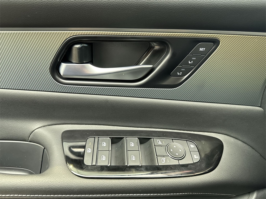2025 Nissan Murano SL photo 17
