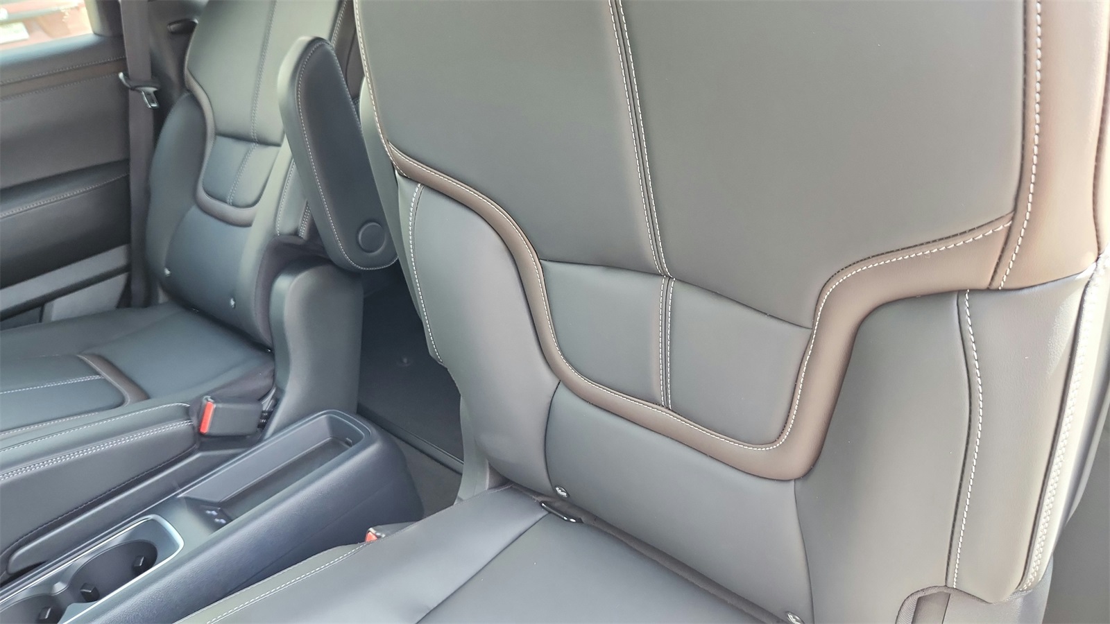 2025 Nissan Armada SL photo 18