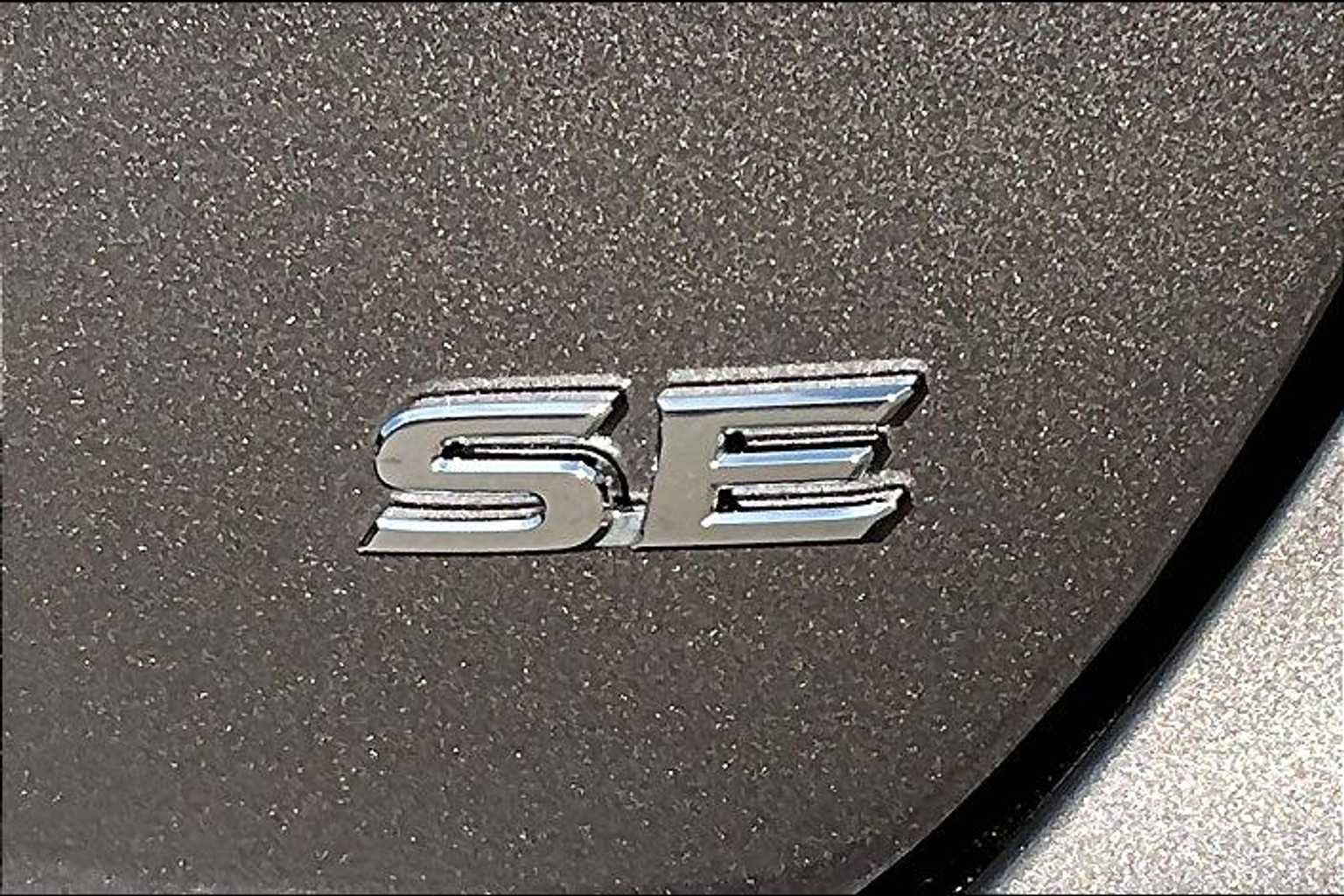 2024 Toyota Camry SE photo 10