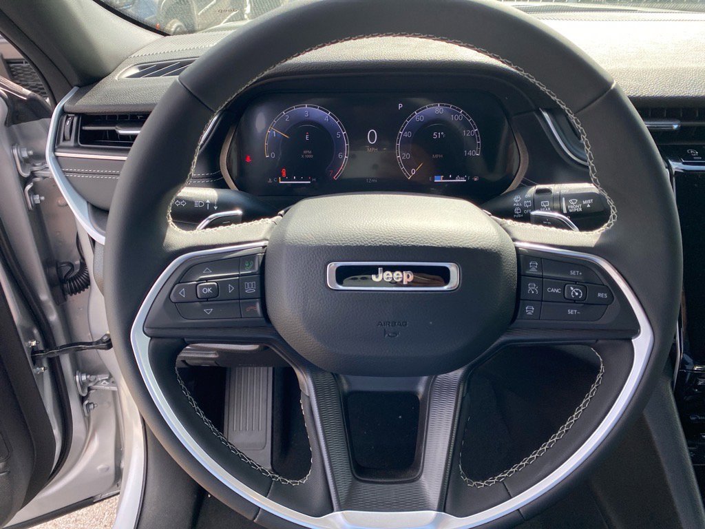 2025 Jeep Grand Cherokee Laredo X photo 6