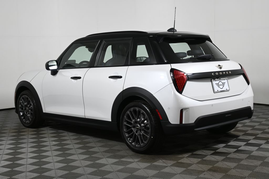 2026 Mini Cooper 4 Door Hardtop Signature photo 4