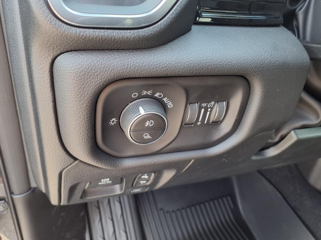 2026 Ram 1500 Laramie photo 7