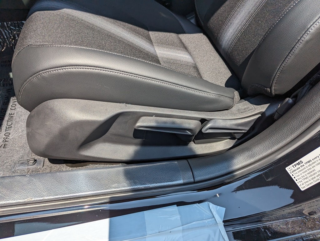 2026 Honda Civic Hatchback Hybrid Sport photo 2