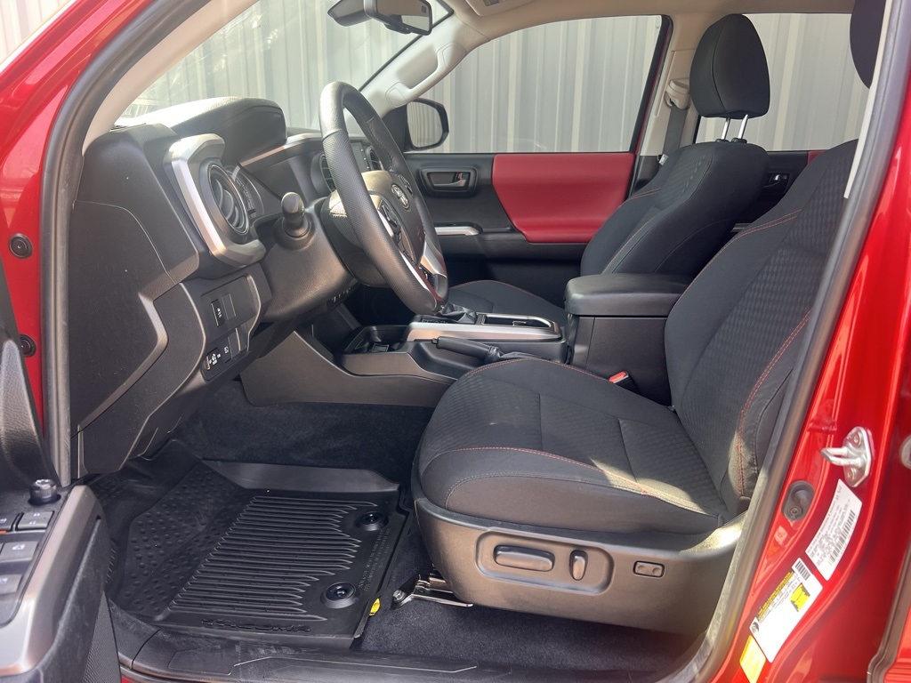 2023 Toyota Tacoma SR5 photo 18
