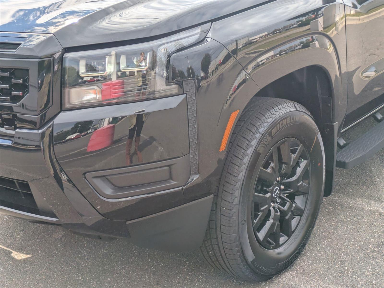 2026 Nissan Frontier SV photo 9