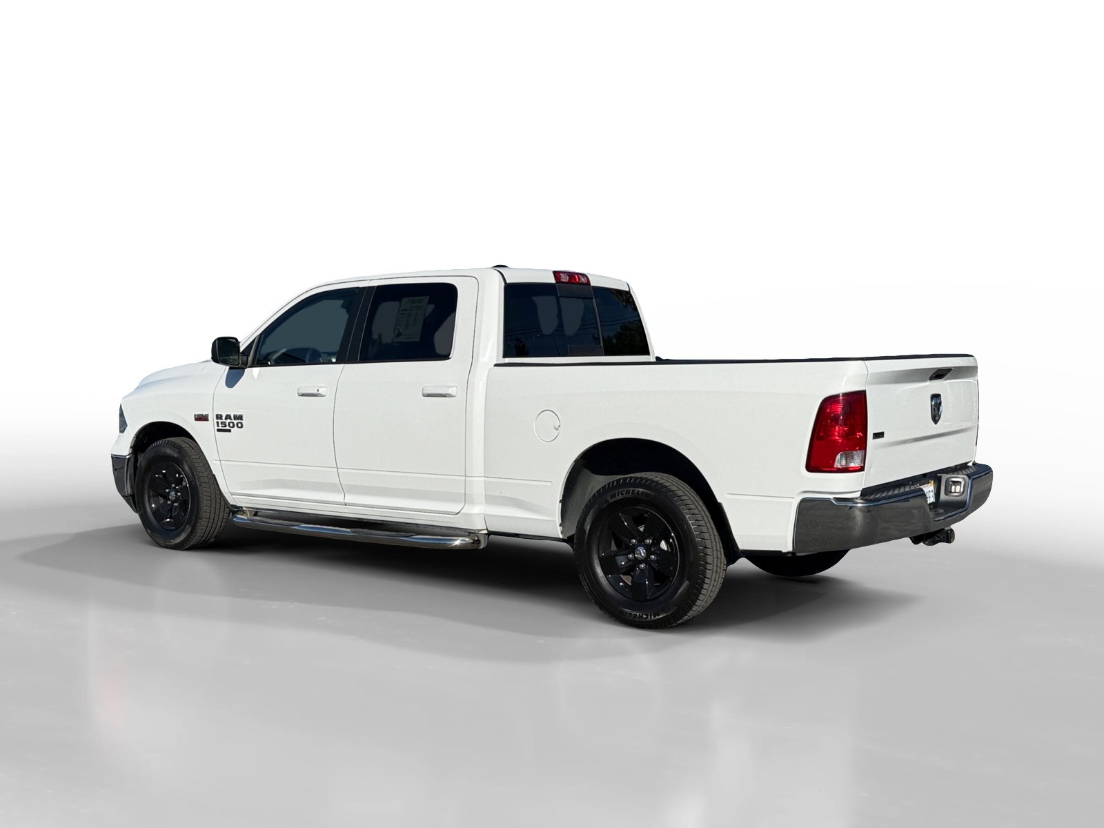 2019 Ram 1500 SLT photo 3
