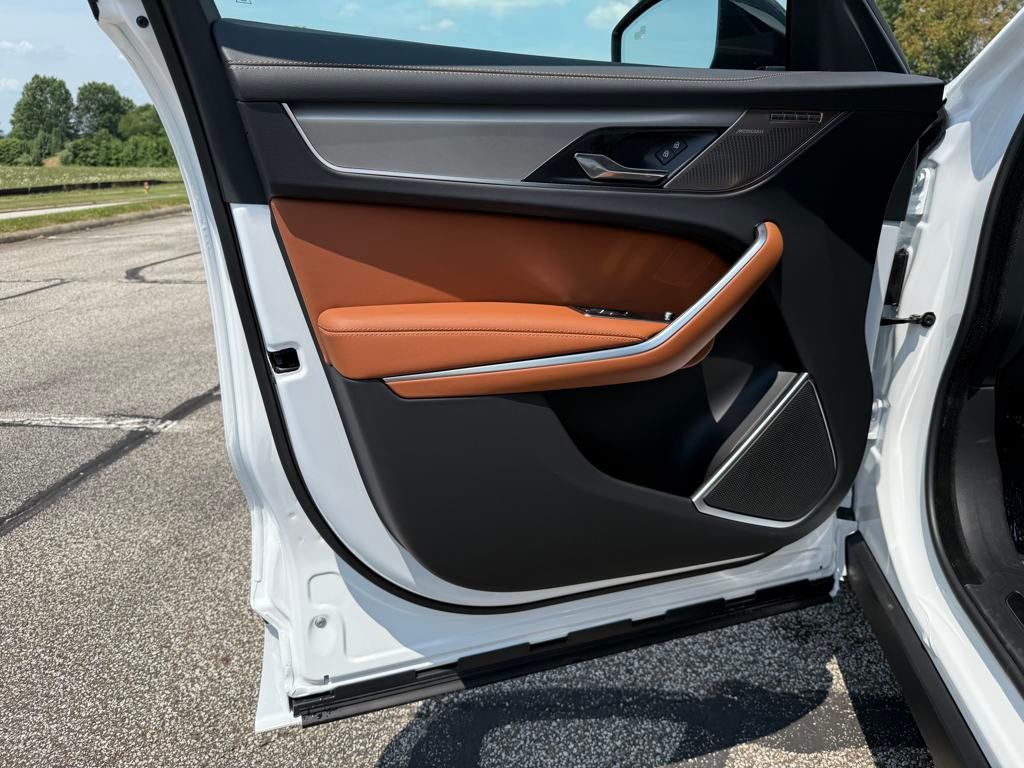 2026 Jaguar F-PACE P250 R-Dynamic S photo 11