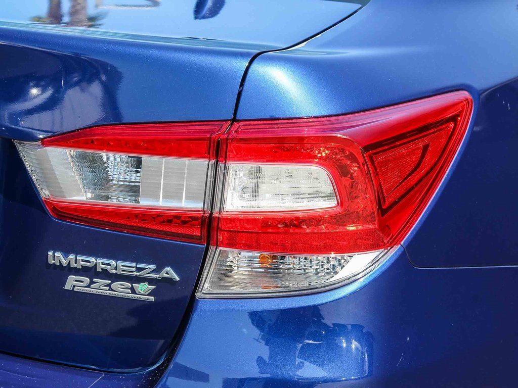 2017 Subaru Impreza 2.0i Premium photo 9