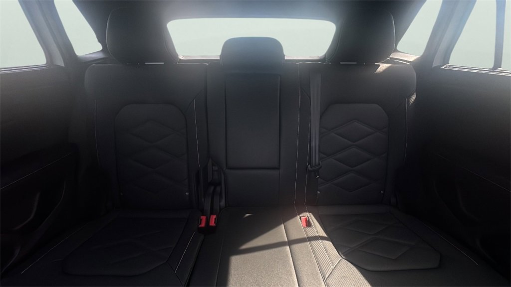 2024 Volkswagen Atlas Cross Sport SE Technology photo 13