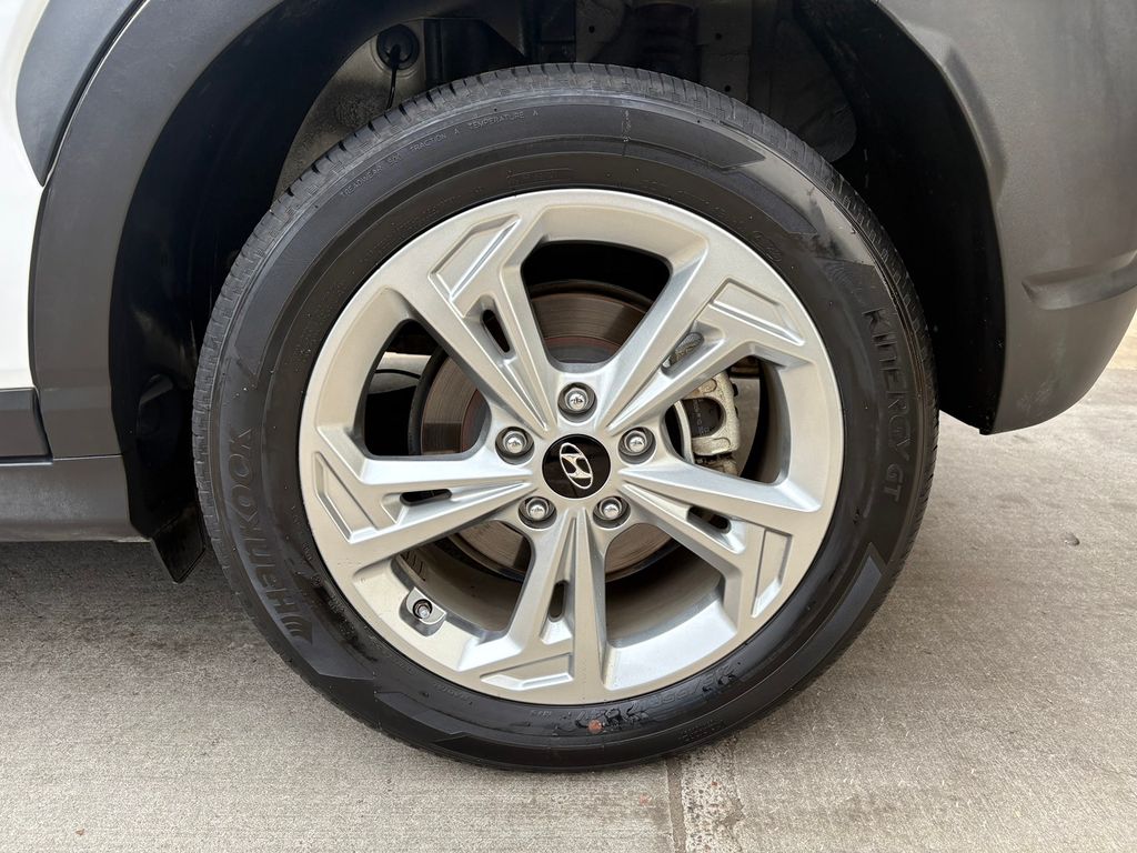 2023 Hyundai Kona SEL photo 10